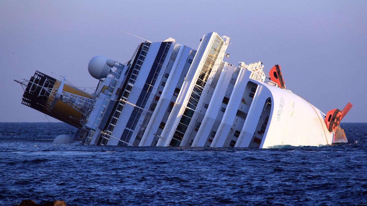 Před deseti lety ztroskotala výletní loď Costa Concordia. Zemřelo 32 lidí